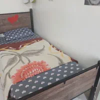 تخت فلزی چوبی