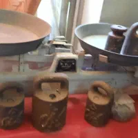 ترازو دو کفه ای فلزی