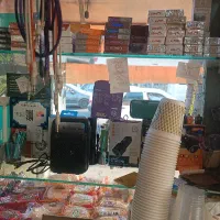 کارگر ساده فروشنده دکه
