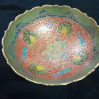 ظرف از جنس برنجی قدیمی ونقاشی کار دست معاوضه دارم