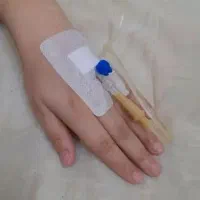 خدمات پرستاری وصل سرم و تزریقات توسط پرستار خانم