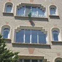 پنجره دوجداره و توری پلیسه
