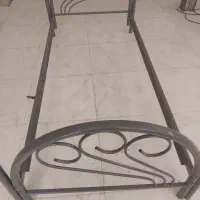 تخت فلزی به همراه خوش خواب