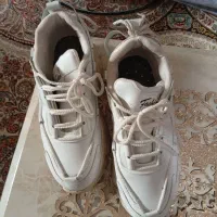کتونی زنانه سایز 39 40میخوره نونو
