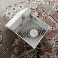 یک عدد ساعت. مچی رولکس