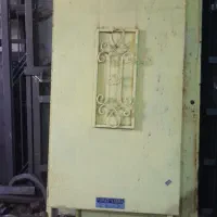 درب حیاط عرض ۳۱۰ متر