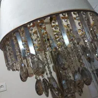 آباژور ایستاده