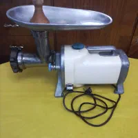 دوعدد چرخ گوشت نیم صنعتی و خانگی