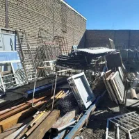 ضایعات و آهن و مس برنج آلمینیوم نایلون نان خشک