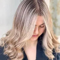 مدل برای رنگ و لایت مو