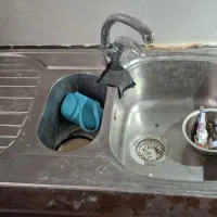 سینک تک لگن و یک عدد هود پرش