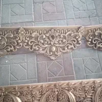 کتیبه جلو پرده