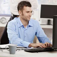 استخدام نیروی کار