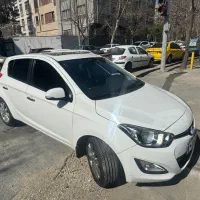 هیوندای i20