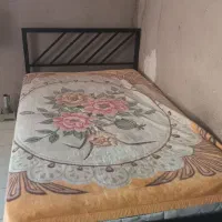 تخت خواب یک و نیم نفره