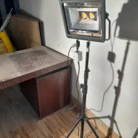پروژکتور ۱۲۰ وات با پایه