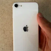 آیفون se 2020 سفید