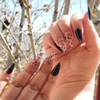 آف ویژه کاشت ناخن ۳۰۰ تومن