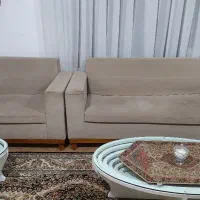 مبل هفت نفره و سه میز عسلی