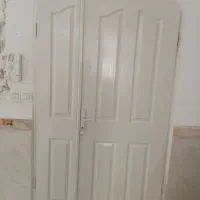 در ورودی  آپارتمان با کم