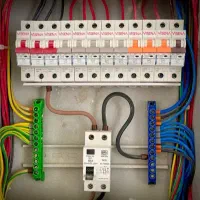 برق کار.برق کار صنعتی و ساختمانی