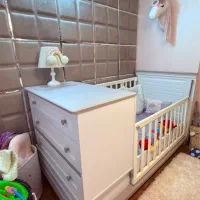 تخت نوزاد نوجوان