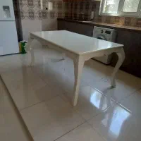 میز ناهار خوری ۶نفره.شیک و تمیز و سالم