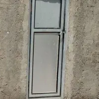 در ب سرویس بهداشتی آلومینیوم