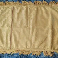 روبالشتی طلایی
