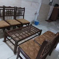 شش عدد صندلی و میز عسلی