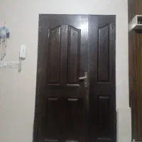 یک عدد چهار چوب فلزی