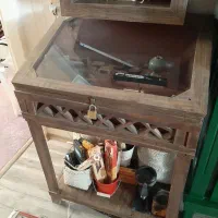 ویترین شیشه ای