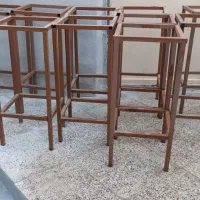 چهار پایه آهنی