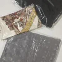 تعدادی شال و روسری