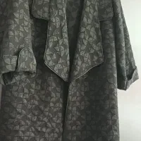 کت مشکی وپیراهن ساحلی