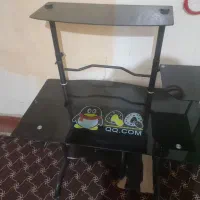 میز کامپیوتر شیشه‌ای