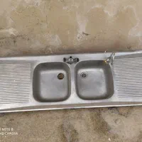 سینک ظرفشویی تمیز در حد نو