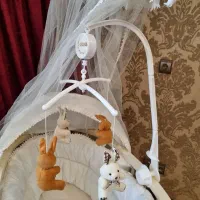 اویز موزیکال تخت