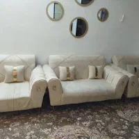 مبل چستر پایه طلایی به همراه کوسن