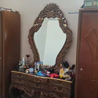 فروش تخت ، میز آرایش ، میز عسلی و کمد لباسی