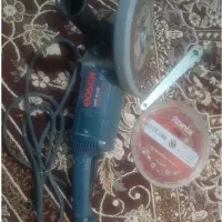 یک سنگ فرز بوش بزرگ قدیمی سنگین وزن اصلی