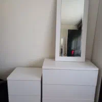 دراور با آیینه و پاتختی