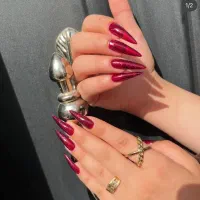 ترمیم و کاشت ناخن باغستان