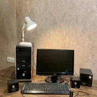 کامپیوتر به همراه لوازم های جانبی