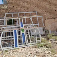 تعدادی در و پنجره کارکرده