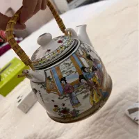 قوری خوش طرح با جعبه