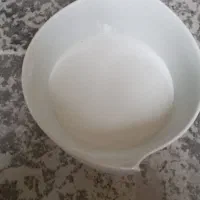 تعدادی ظروف پذیرایی سالاد خوری.پیش دستی.کاسه.سینی