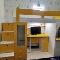 تخت کم جای نوجوان. سالم