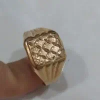 انگشتر مردانه طلا ب وزن یگ گرم و ۷۰۰ سوت