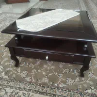 دو عدد عسلی و میز وسط